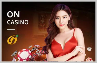 Bàn Poker với các lá bài và chip, không khí casino Daga68